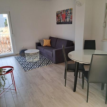 Apartment Charlie โกมาร์นา ภายนอก รูปภาพ