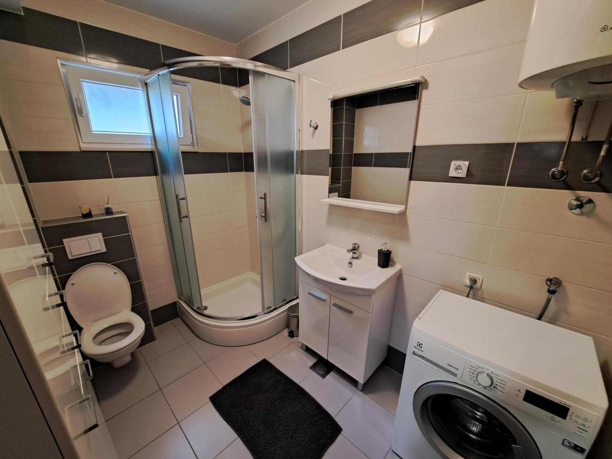 Apartment Charlie โกมาร์นา ภายนอก รูปภาพ