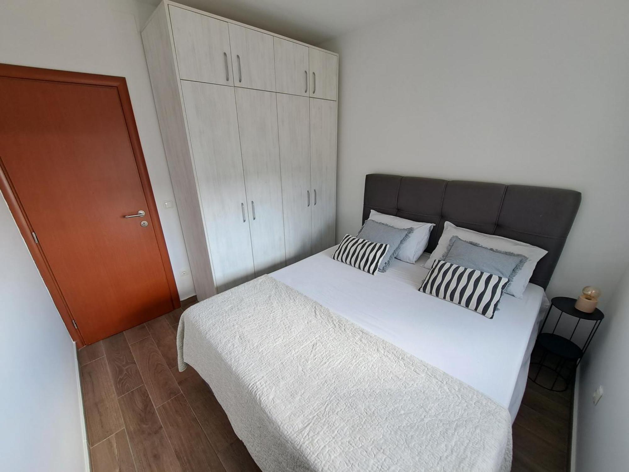 Apartment Charlie โกมาร์นา ภายนอก รูปภาพ